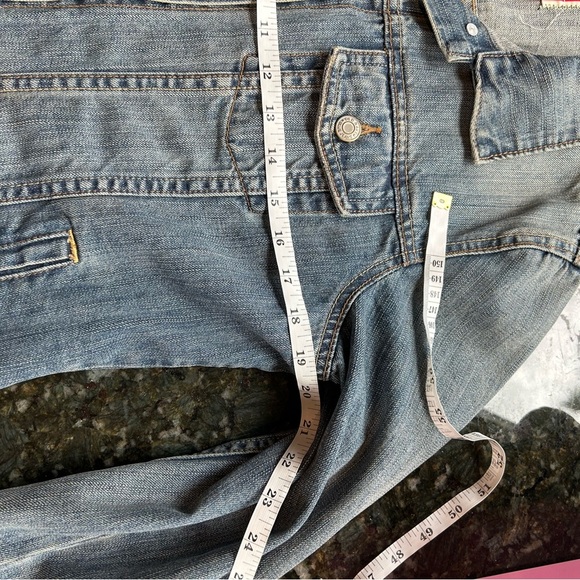 NWOT Old Navy denim jacket. Light distressing. Medium wash. Classic. Size L - Picture 10 of 11